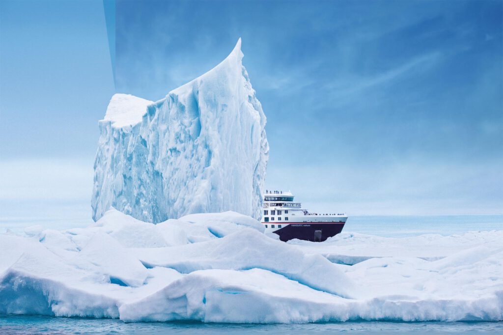 hapag-lloyd-cruises-expedition-bug-eisberg hapag-lloyd-cruises-expedition-bug-eisberg