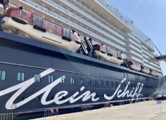 Auf Kreuzfahrt mit Mein Schiff 4 mein-schiff-4-aussenansicht