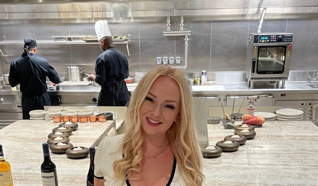 jennifer-falkenau-am-chefs-table-auf-der-silver-nova