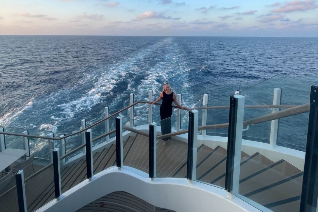 jennifer-falkenau-an-bord-silver-nova