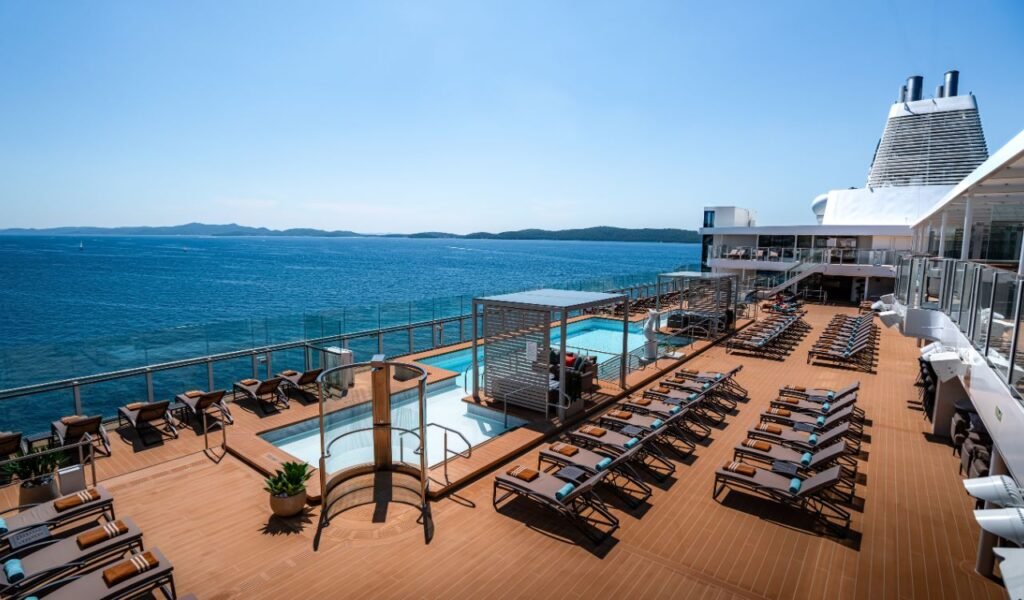 pooldeck-silver-ray-foto-silversea