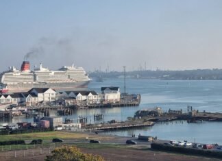 Auf Kreuzfahrt mit Queen Anne cunard-queen-anne-in-southampton